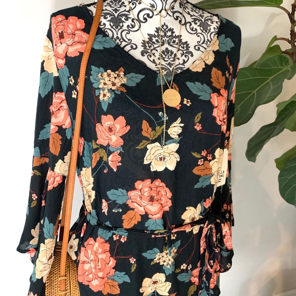 🔥🔥BILLABONG - FLORAL LOVE LONG SLEEVE DRESS🔥🔥 - Picture 5 of 8